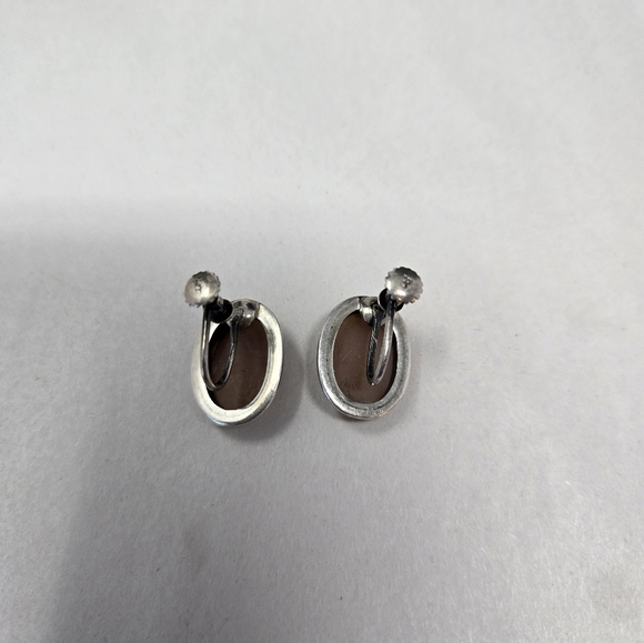Vintage Cameo Womens Silver Screwback Earrings Hand Carved White On Light Brown - Picture 8 of 10